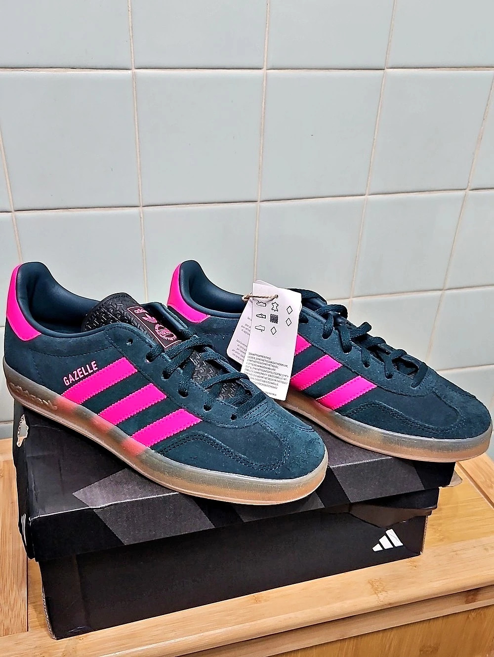 adidas Gazelle Indoor W Sneakers Green & Pink US Women Size 8 NWT